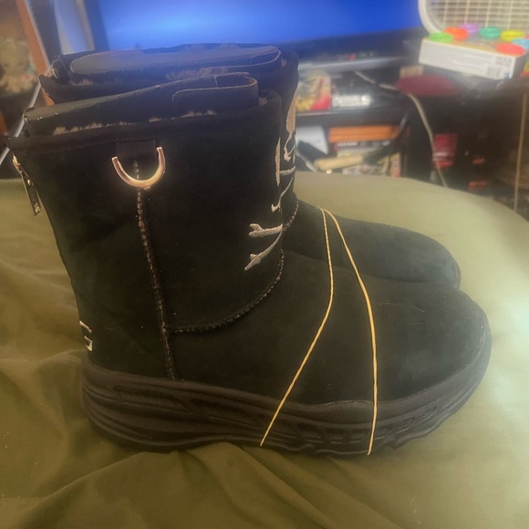 Uggs x mastermind - Picture 3 of 4
